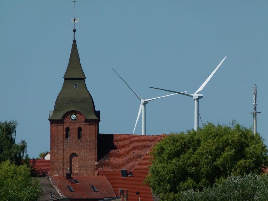 Hotel Reuterhof Reuterstadt Stavenhagen Bagian luar foto