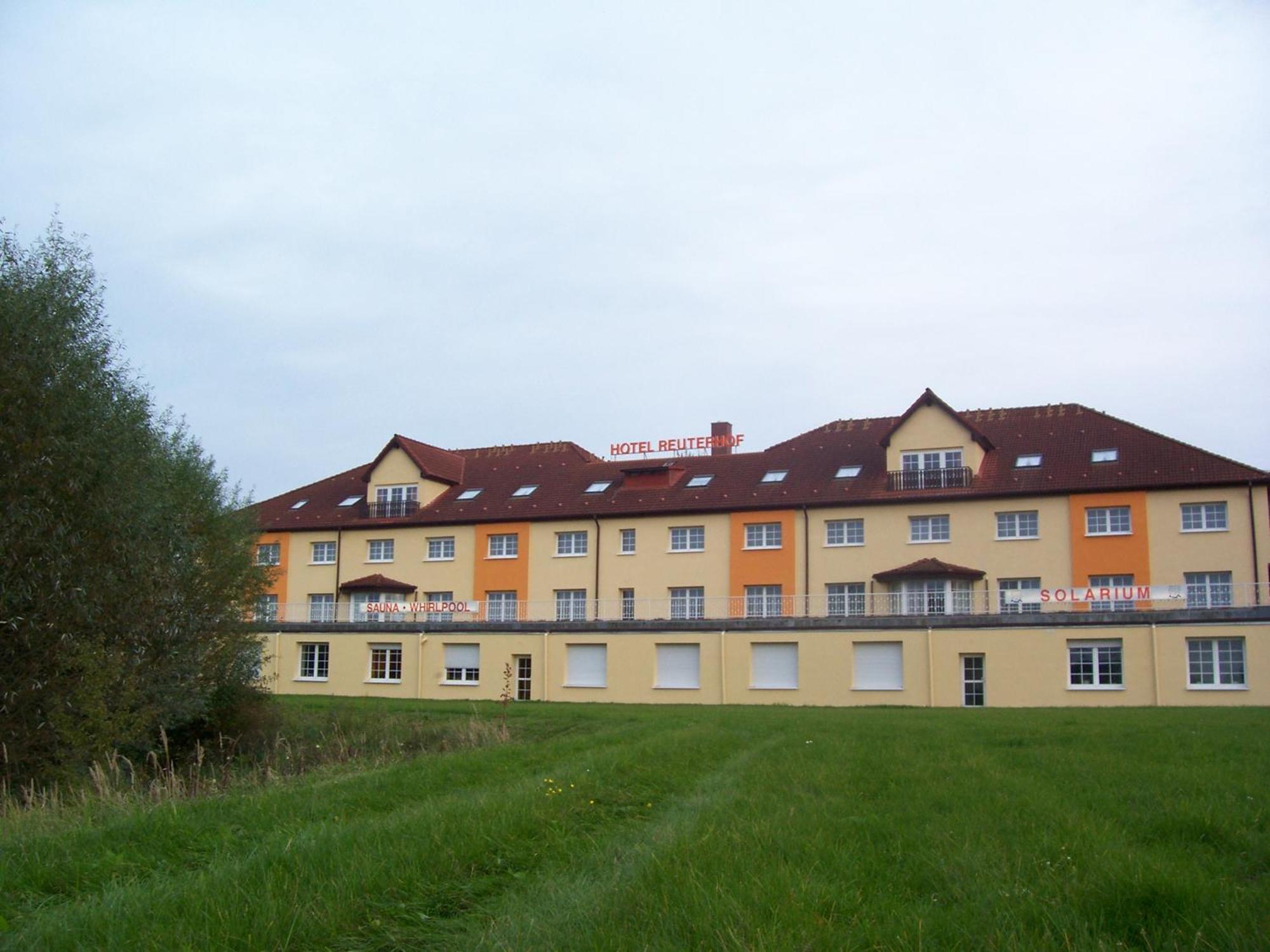 Hotel Reuterhof Reuterstadt Stavenhagen Bagian luar foto