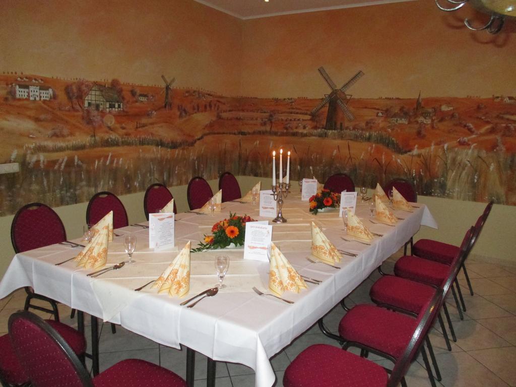 Hotel Reuterhof Reuterstadt Stavenhagen Bagian luar foto