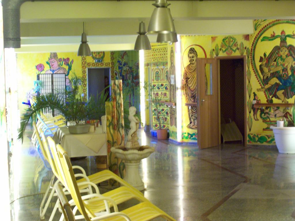 Hotel Reuterhof Reuterstadt Stavenhagen Bagian luar foto